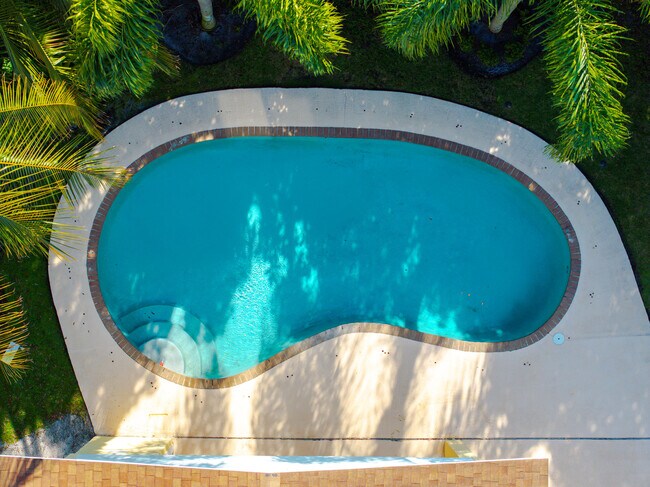 Photo - 302 NE 36th St