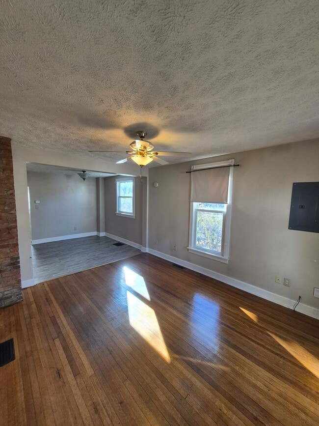 Photo - 208 W Miller St Unit 01