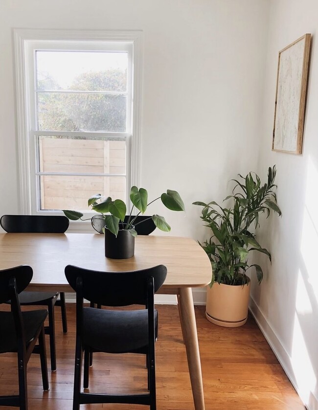 Photo - 4218 Saint Clair St