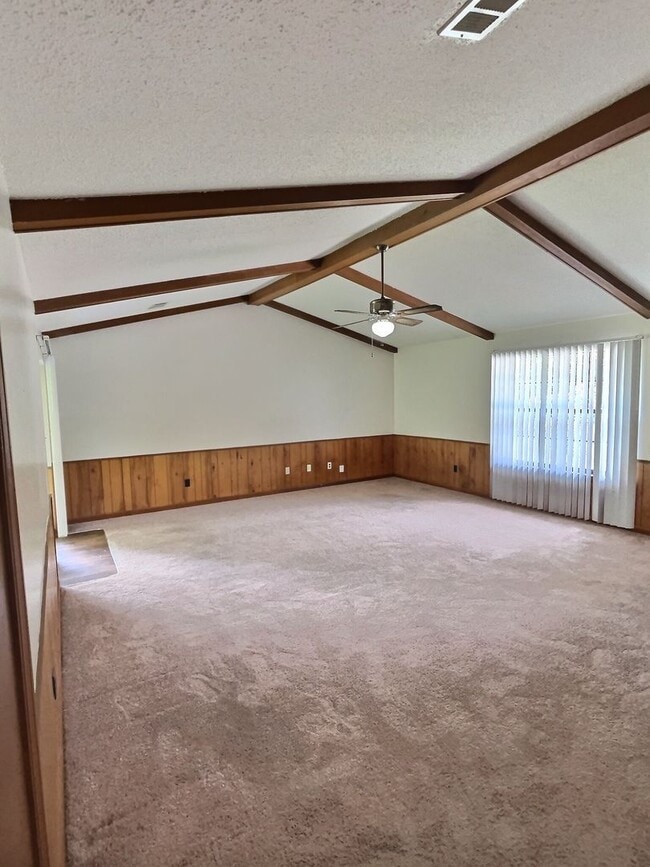 Photo - 1109 Hickory Dr Unit B