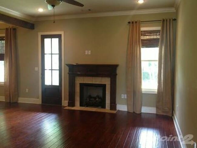 Photo - Oxford’s Best Neighborhood!!