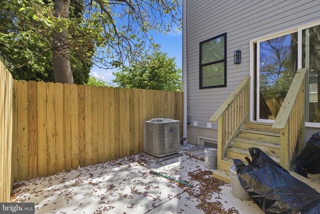 Photo - 617 W Cumberland St Unit 1