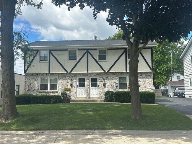 Building Photo - 4581 N 126th St