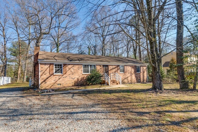 Building Photo - Beautiful Brick Ranch Available For Rent - Pets are welcome!!!