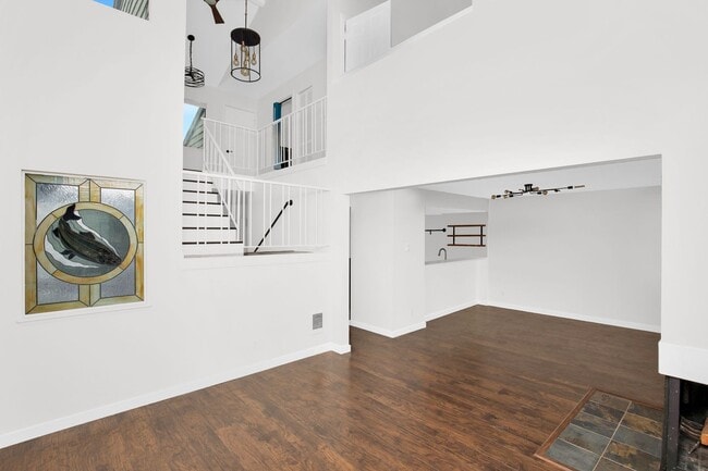 Photo - 2 Bedroom Plus Bonus Room in the Heart of Bellevue