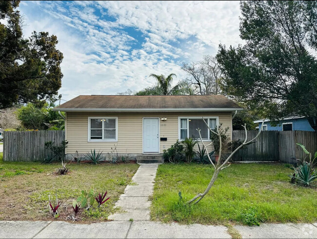 Building Photo - 2800 15th Ave S Rental