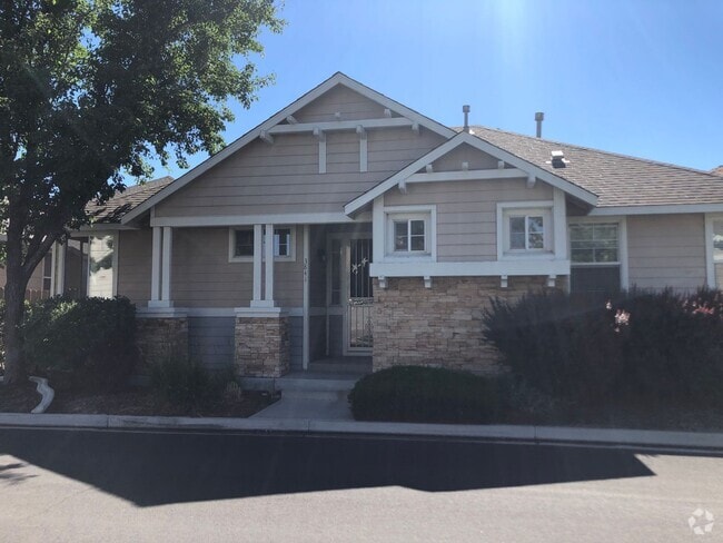 Building Photo - In Gated Community Rental