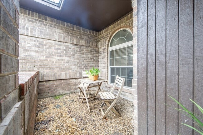 Photo - 2901 Hampshire Dr