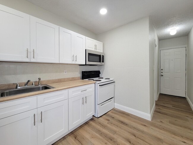 Photo - 711 Ave A Ave Unit 1