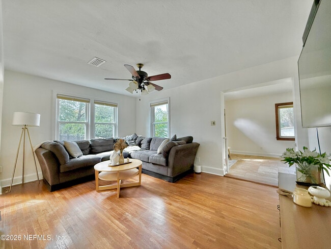 Photo - 3756 Anderson St