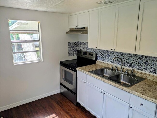 Photo - 721 Pitt St
