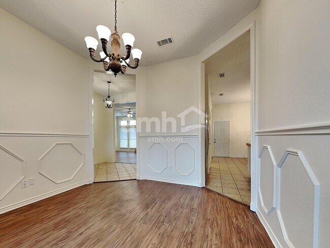 Photo - 7124 Holden Dr