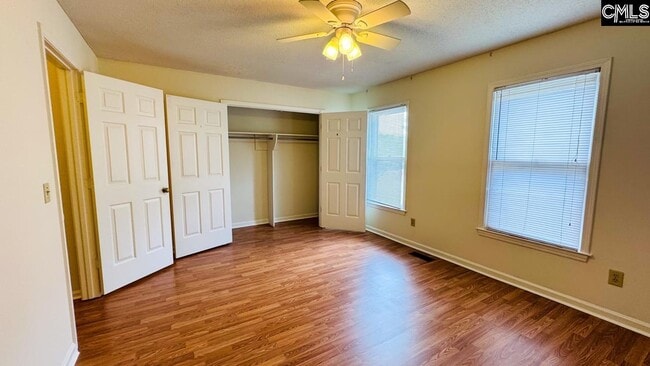 Photo - 107 Manorview Ct