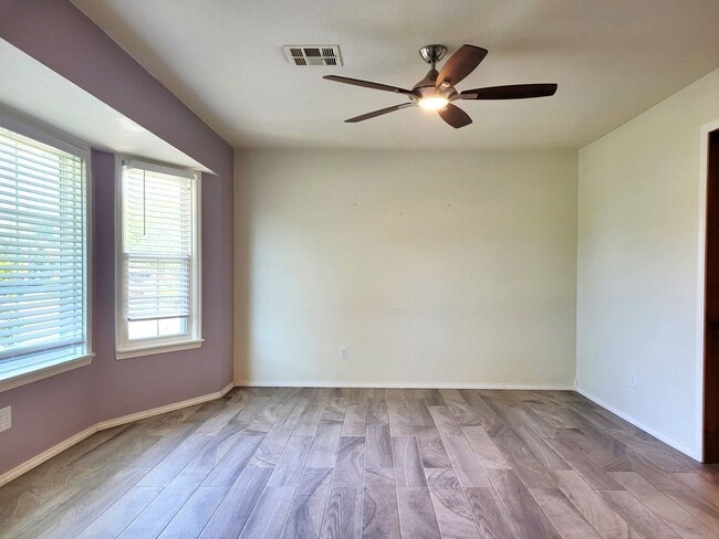 Photo - 6226 N Vermont Ave