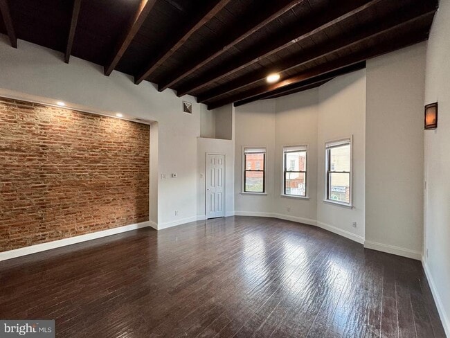 Building Photo - 3163 Richmond St Rental