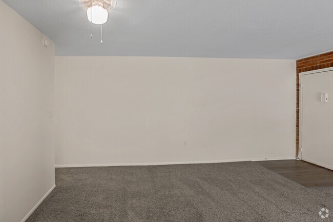 2 habitaciones, 1 baño - 750 pies cuadrados - Comedor - Parkview Estates