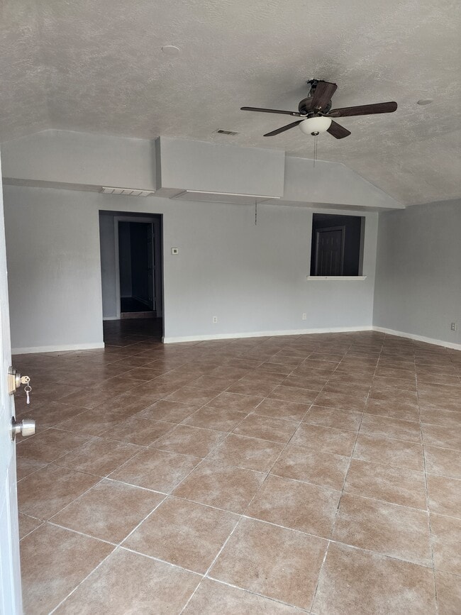 Photo - 13802 Hooper Rd