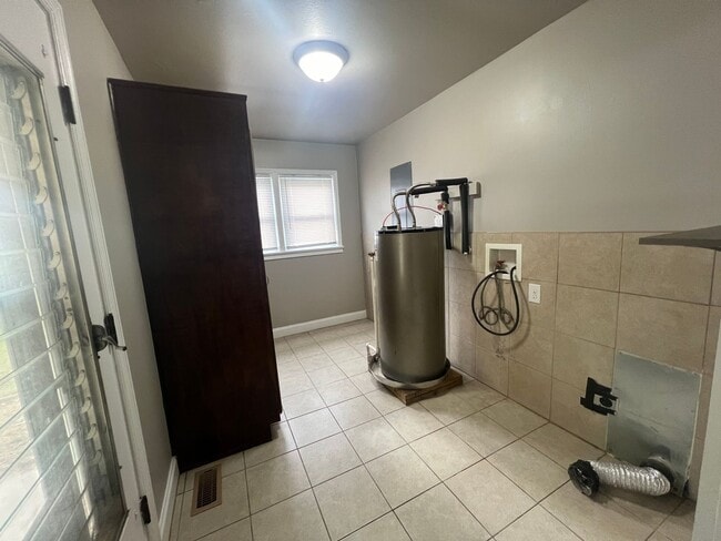 401 Tulip Dr
