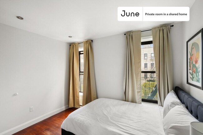 Room in Shared 3 bed/2 bath home in Upper West Side