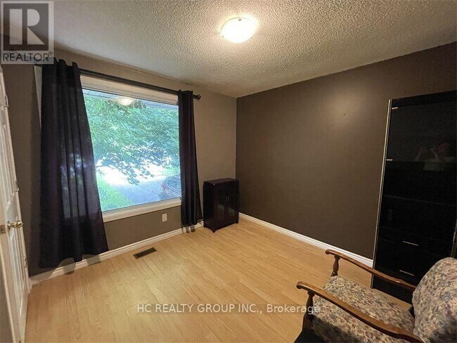 Photo - 84 Daleview Crescent