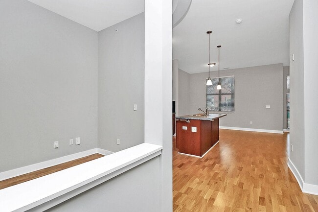 Photo - Uptown Living!