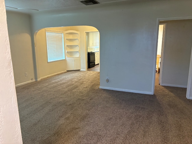 Photo - 420 Milnes Rd