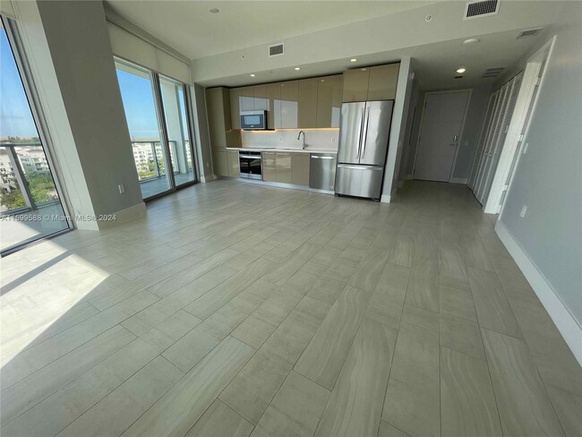 Photo - 2000 Metropica Wy Condo Unit 804