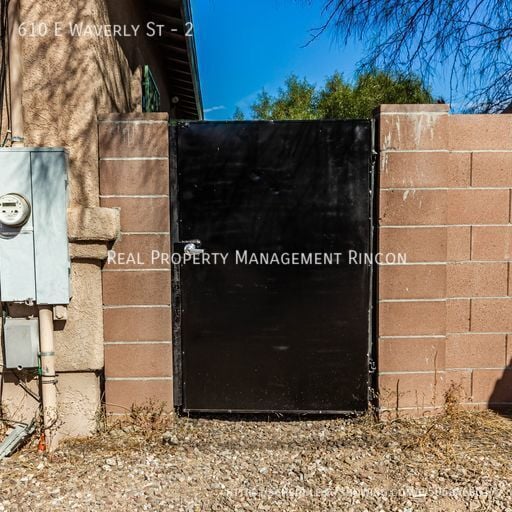 Photo - 610 E Waverly St