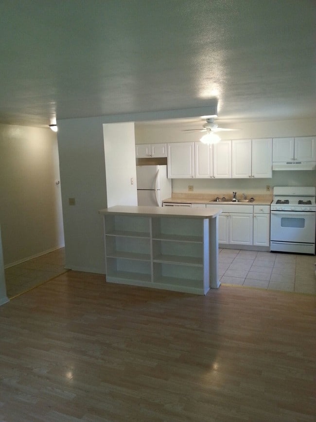 Photo - 1201 Wall St Unit 4