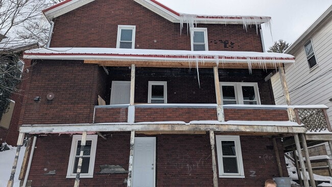 Photo - 812 E 3rd St