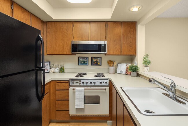 Photo - Spacious 2 bed, 1.25 bath, convenient loca... Unidad #203