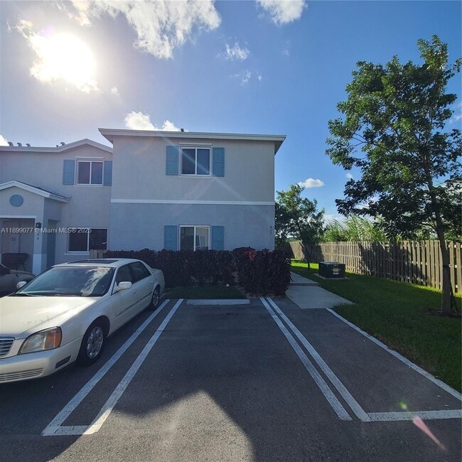 Photo - 452 NW 12th Pl