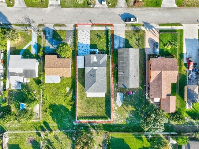 Photo - 320 NW 6th Ave