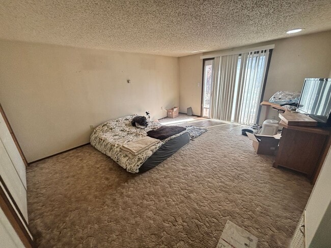 Photo - 857 N Hodgeman St