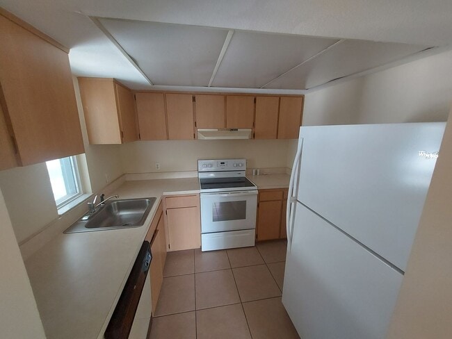 Photo - 584 Fairways Ln