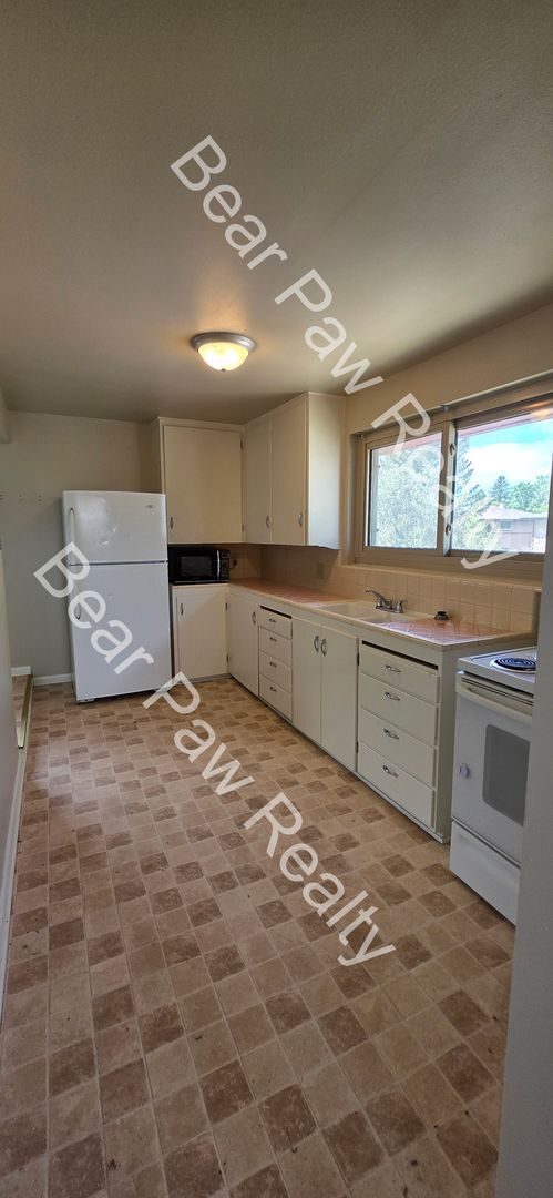 Building Photo - 1839 Fremont Ave Unit Apt 3