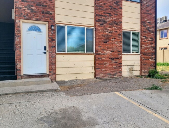 2 Bedr condo at end of cul-de -sac - 2 Bedr condo at end of cul-de -sac Unit 2