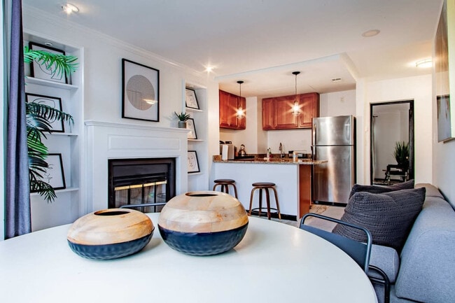 Photo - 1020 16th St NW Unidad ID1238460P