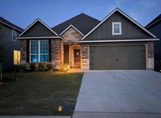 Building Photo - 4/3 house in Midway ISD.