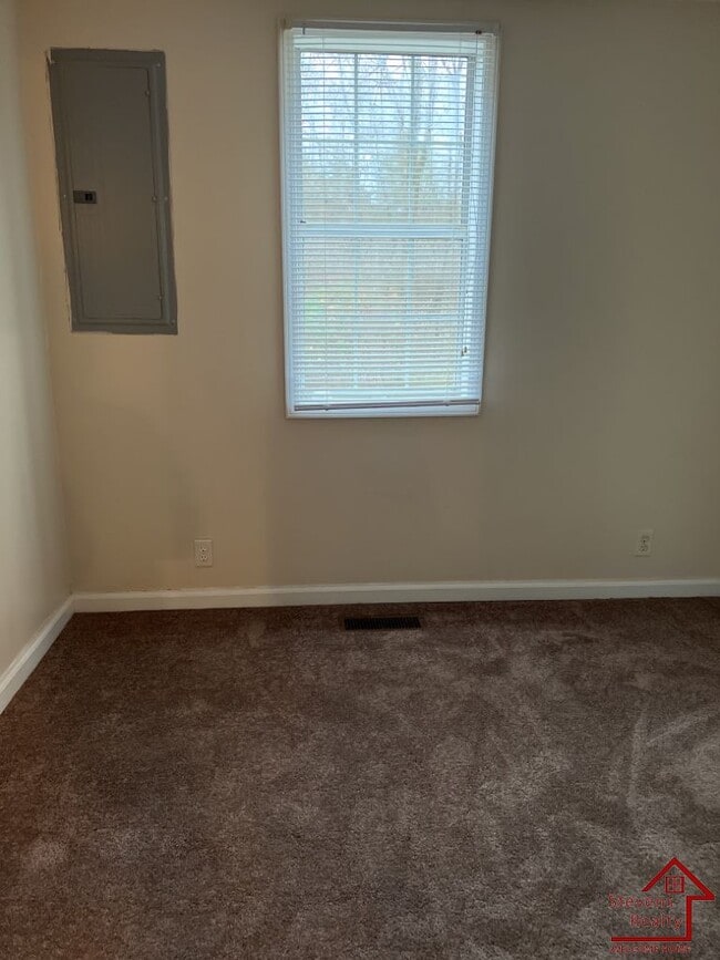 Photo - 864 Treewood Dr