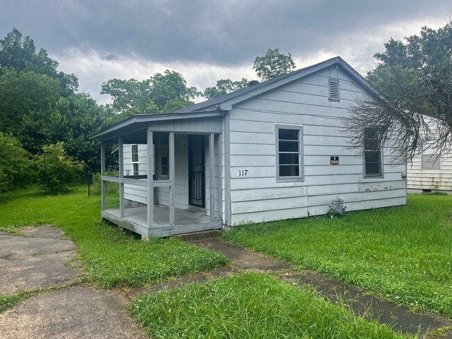 Building Photo - 2 Bedroom Plus bonus room 1 bath Home in Jacksonville