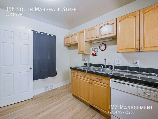 Photo - 358 S Marshall St
