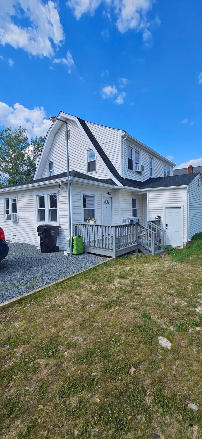 Building Photo - 308 Pennington Ave Unit B