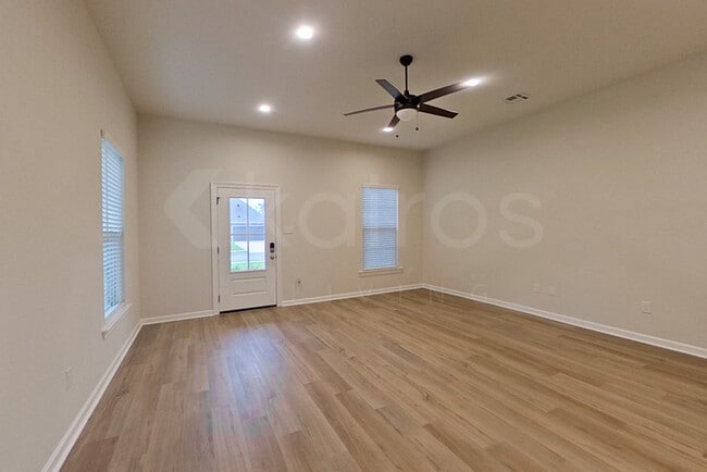 Photo - 313 Peppercorn Wy