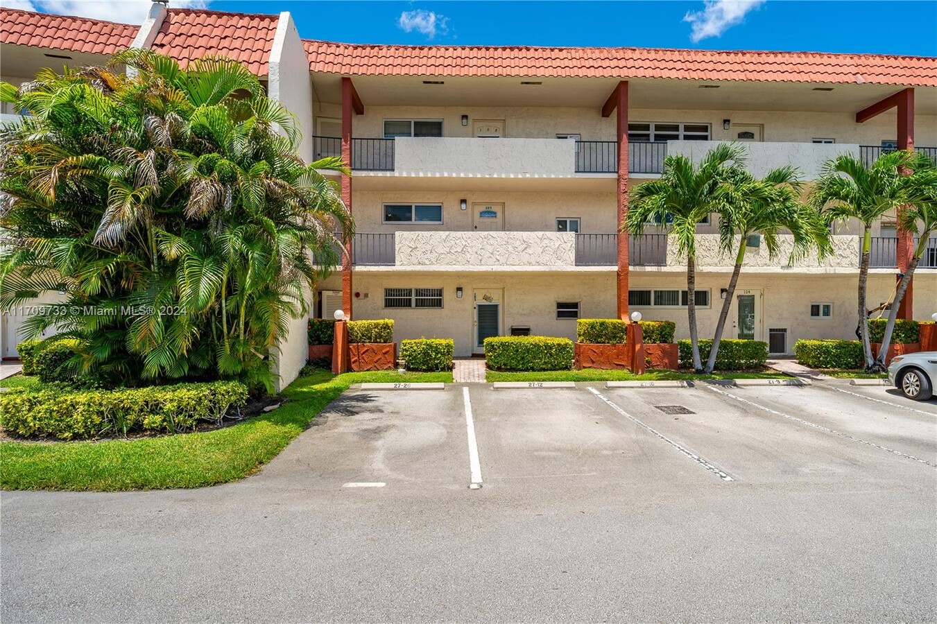 Photo - 681 S Hollybrook Dr Condominio Unidad 305