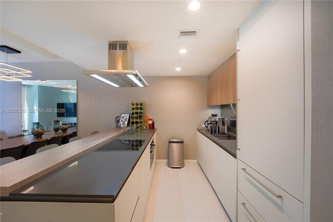Photo - 1000 Brickell Plaza Unidad 3705