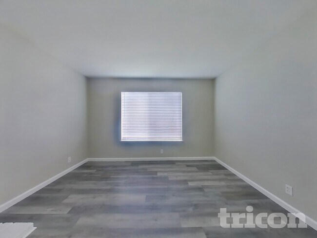 Photo - 516 Asbury Ln