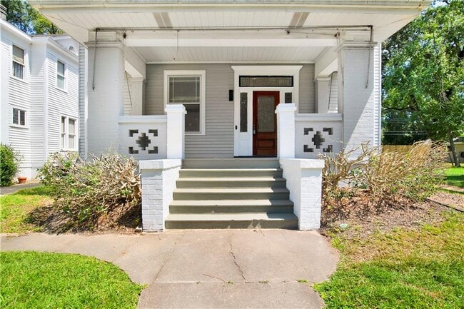 255 West St