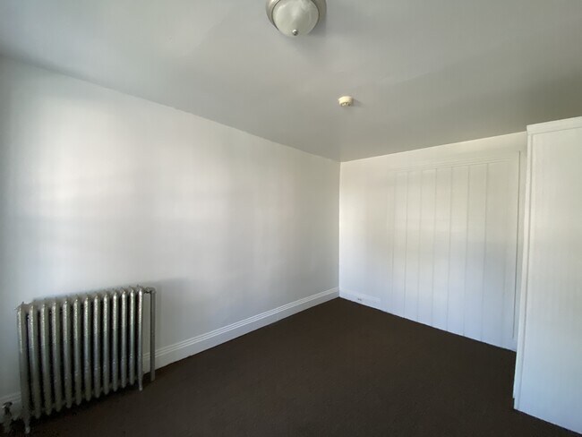 Photo - 220 W Jackson St