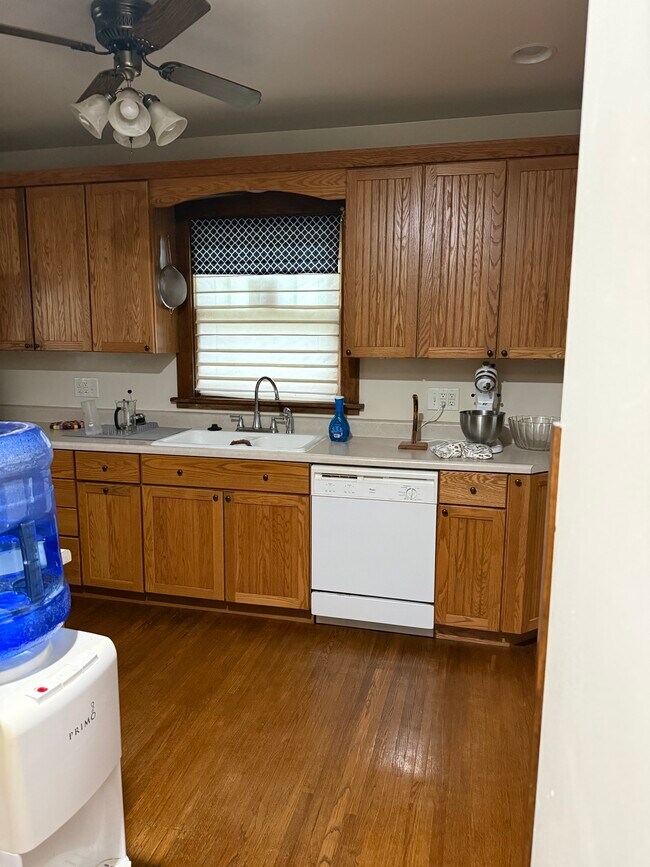 Photo - 924 N Rebecca Pl